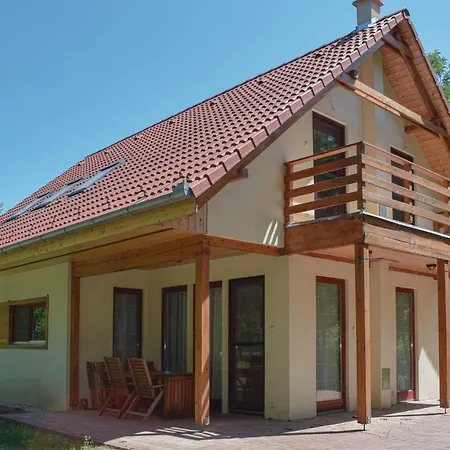Casa vacanze Five Bedroom Holiday In Szolad Balatonszárszó